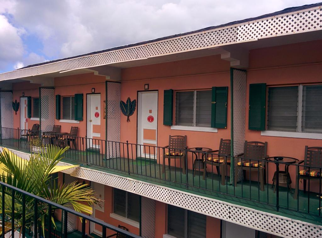 Towne Hotel Nassau Bagian luar foto